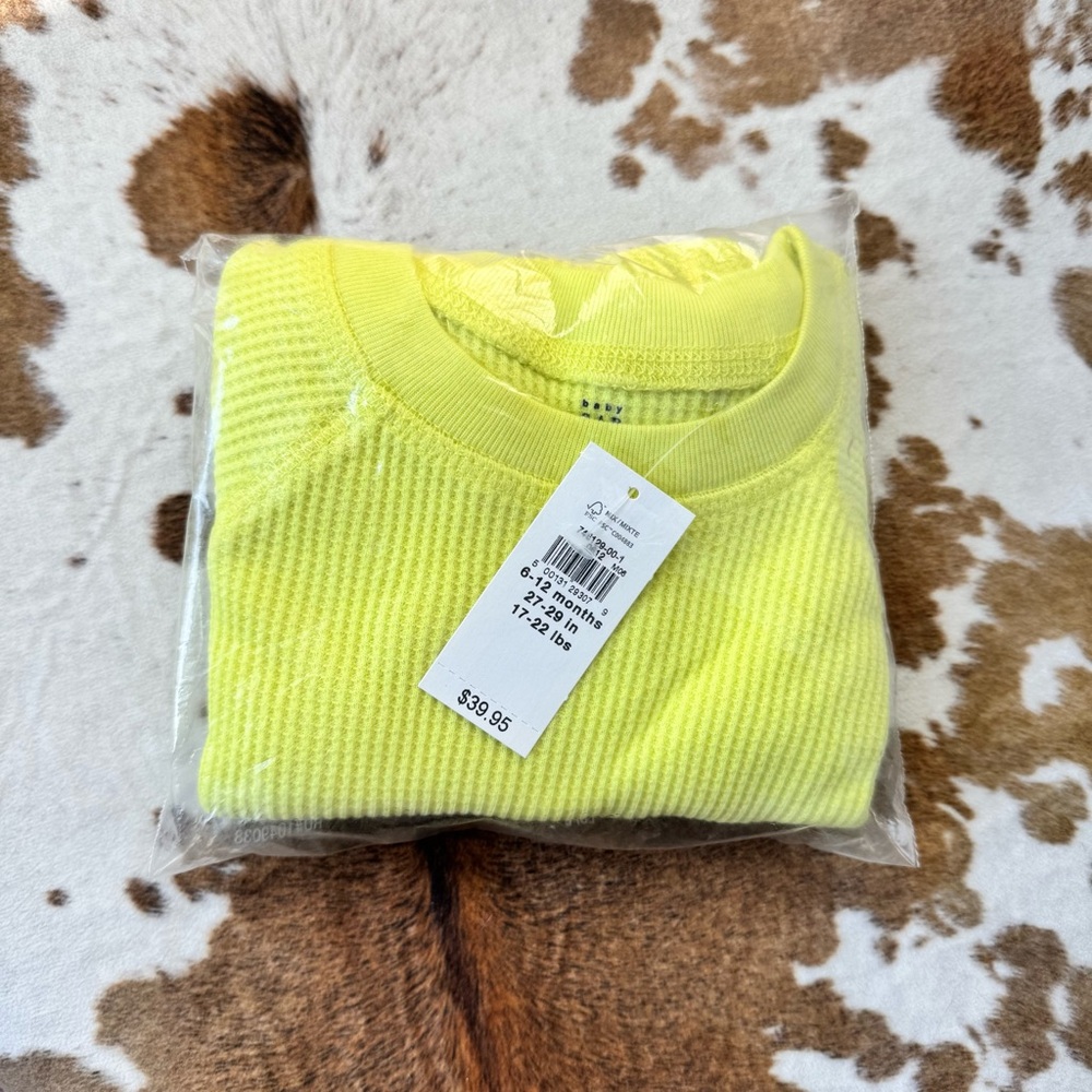BabyGAP Yellow Ribbed Short Set - Picture 2 of 3